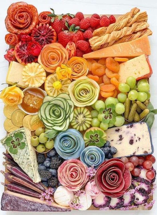 Flower shaped board with loaded nutrition.